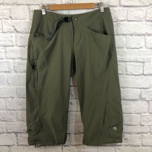 Mountain Hardwear Size 8 Green Capri Pants Hiking
